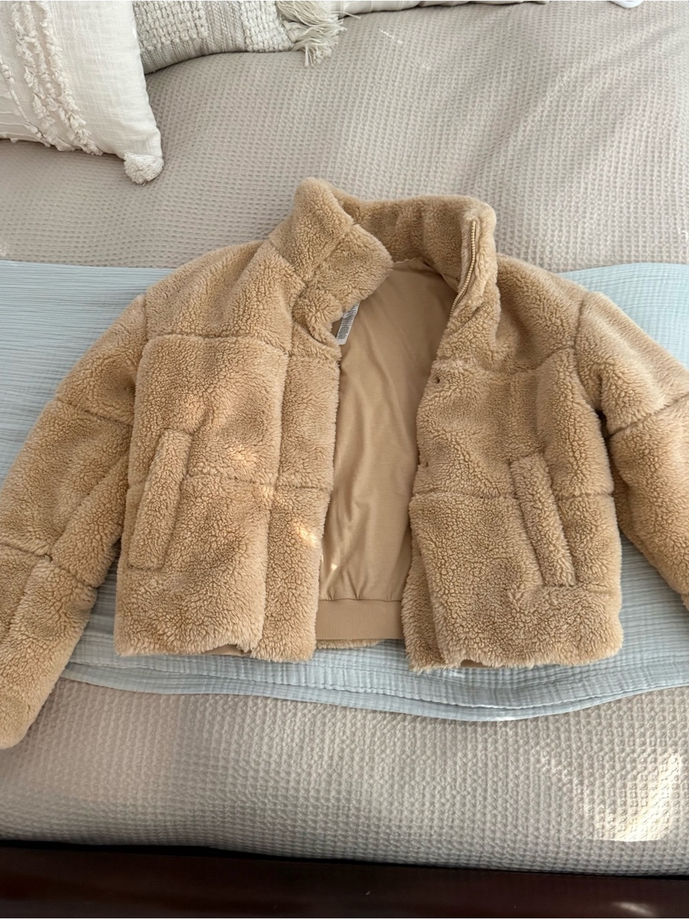 ALO Yoga Plush Teddy Jacket in Camel